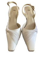 Load image into Gallery viewer, Vera Wang White Feline Satin Slingback Shoes, 7
