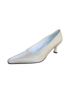 Load image into Gallery viewer, Stuart Weitzman Ivory Shimmer Heels, 9.5
