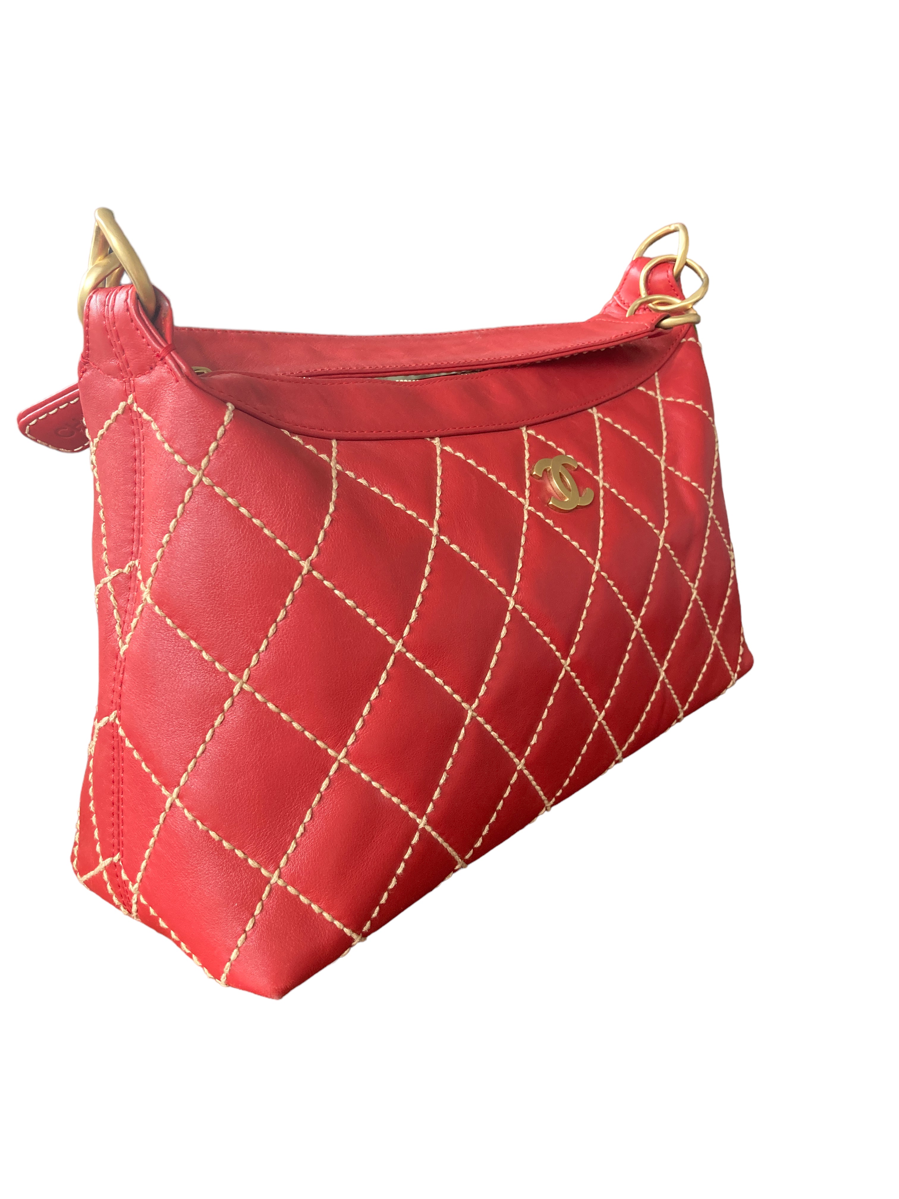 Chanel Vintage Quilted Surpique Hobo Authenticated Handbag, Red